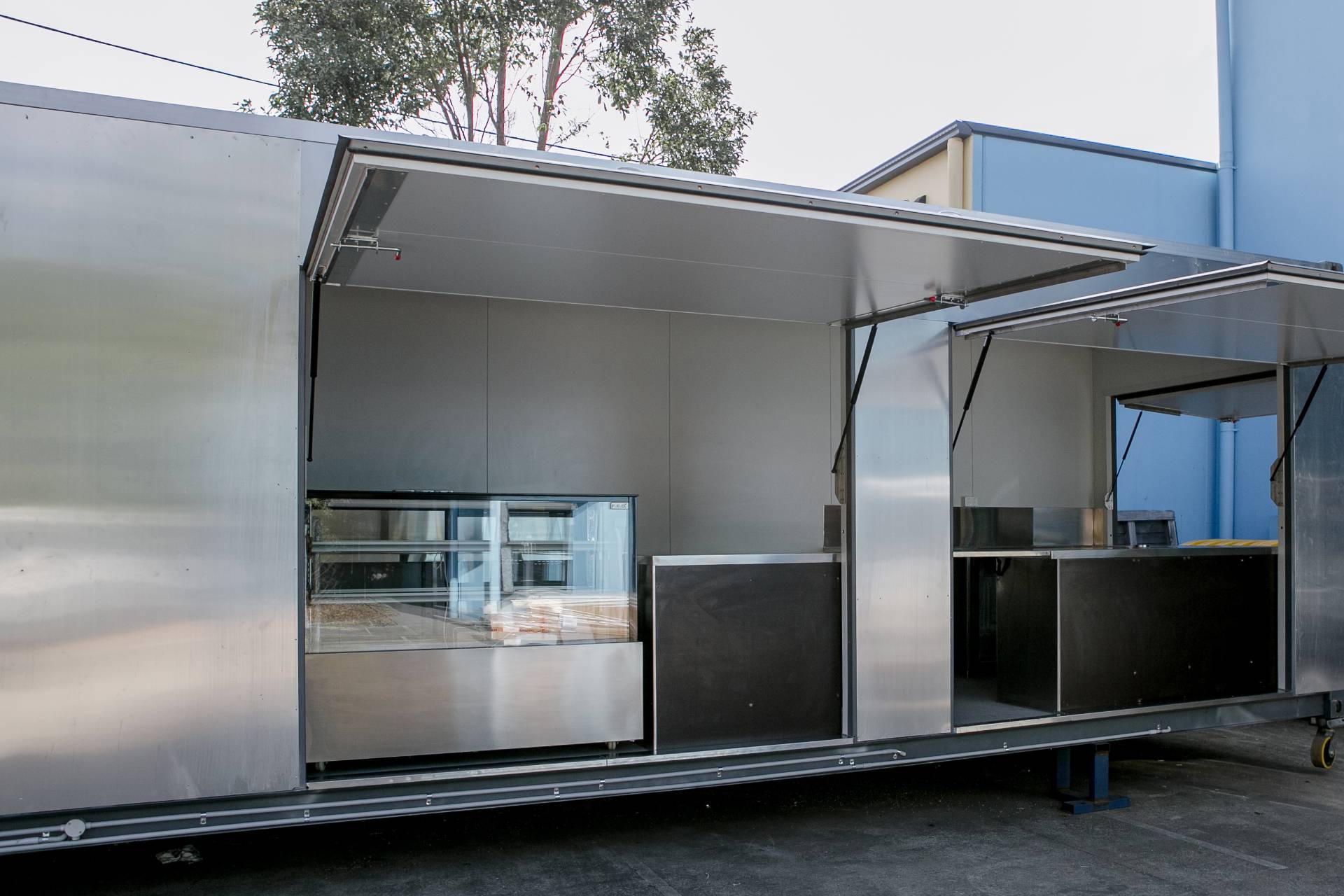 Bella Manufacturing Shipping Container 01